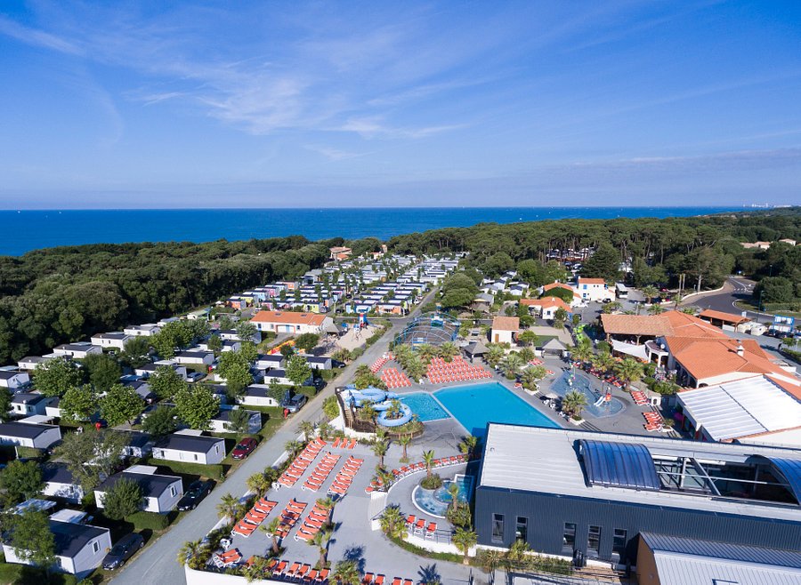 vue-aerienne-du-camping vue-aerienne-du-camping